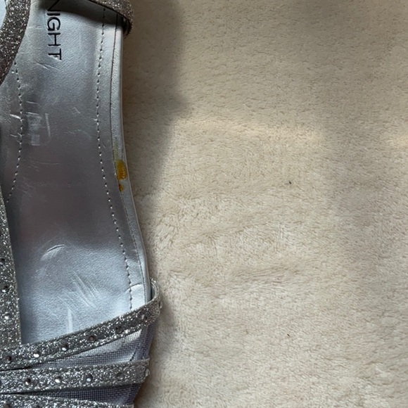 FIONI Clothing Silver Strappy Heels - Picture 2 of 8